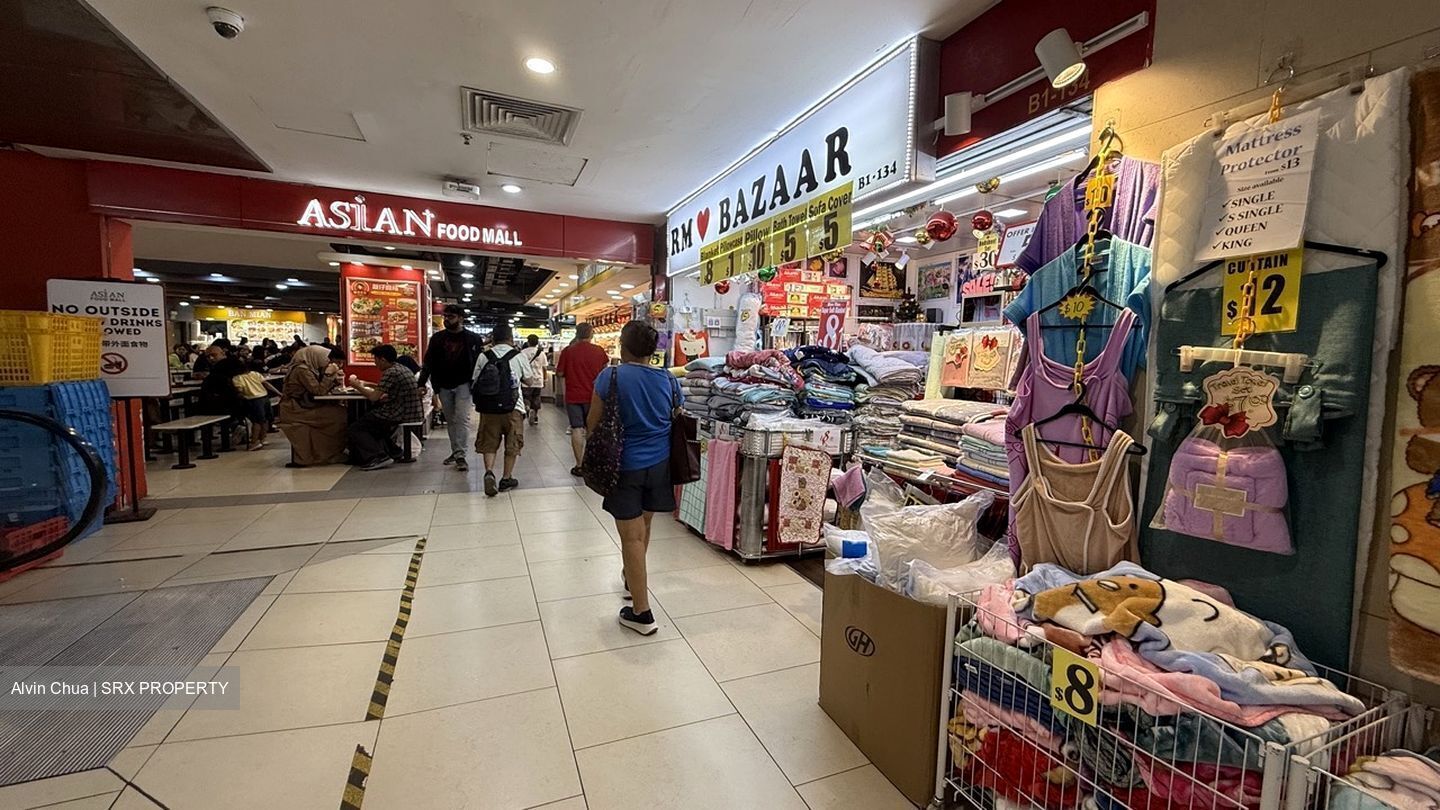 Lucky Plaza (D9), Retail #487317631